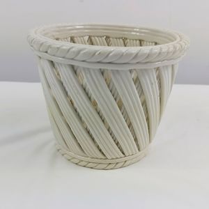 - Ceramic Latice woven planter made in Italy (Z13)